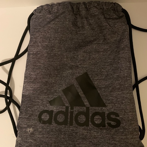 adidas drawstring backpack grey Alliance Sackpack for Sports, Small Gym Bag, Jersey Onix Grey/Rose Gold/2, OSFA The adidas Alliance 3 Sackpack is spacious and lightweight Adidas - Gym Sack